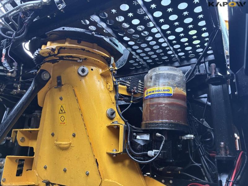 New Holland FR 650 forage harvester 37