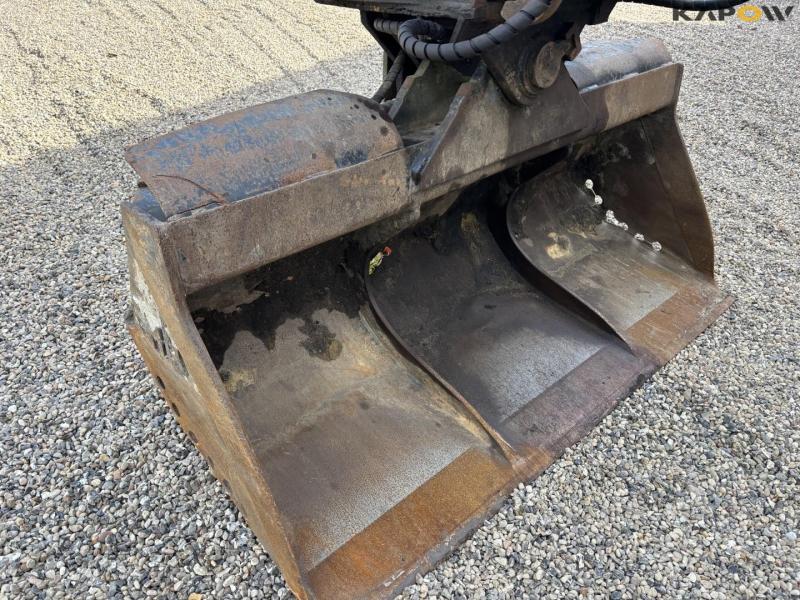 New Holland Kobelco E140CSR excavator 17