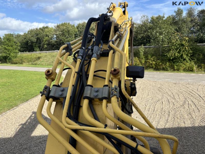 New Holland Kobelco E140CSR excavator 24