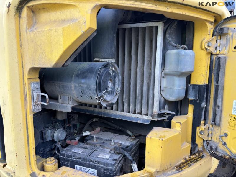 New Holland Kobelco E140CSR excavator 30