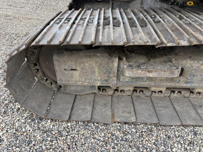 New Holland Kobelco E140CSR excavator 33