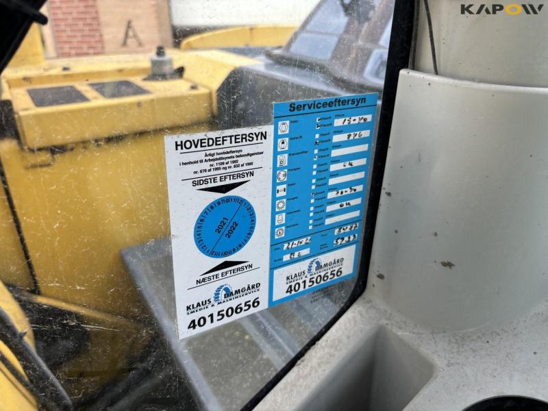 New Holland Kobelco E140CSR excavator 56