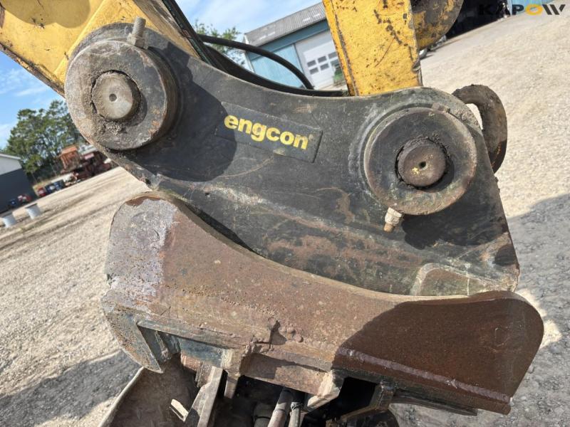 New Holland Kobelco E245B excavator 25