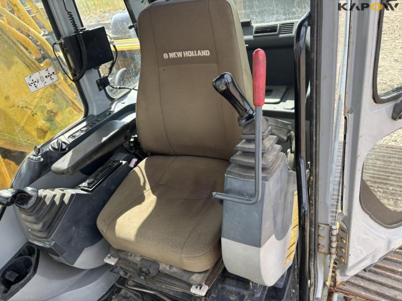 New Holland Kobelco E245B excavator 67