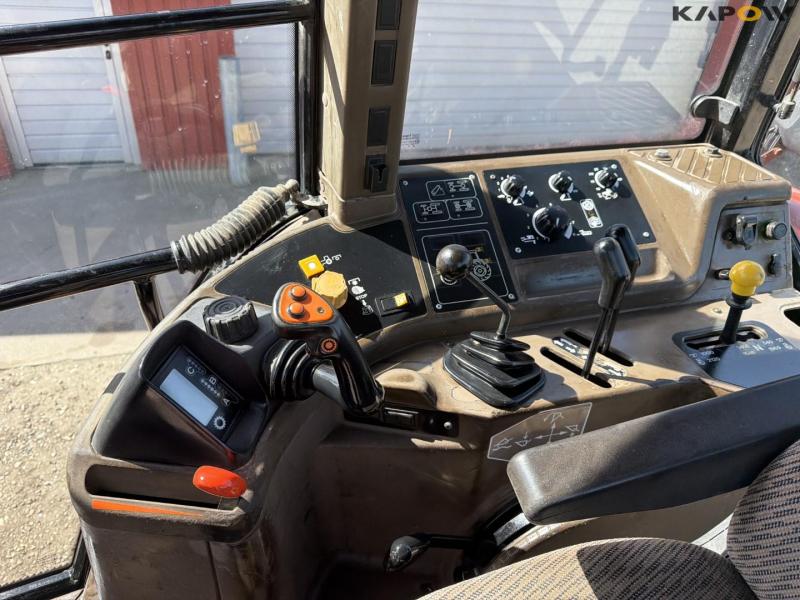 New Holland M115 tractor 39