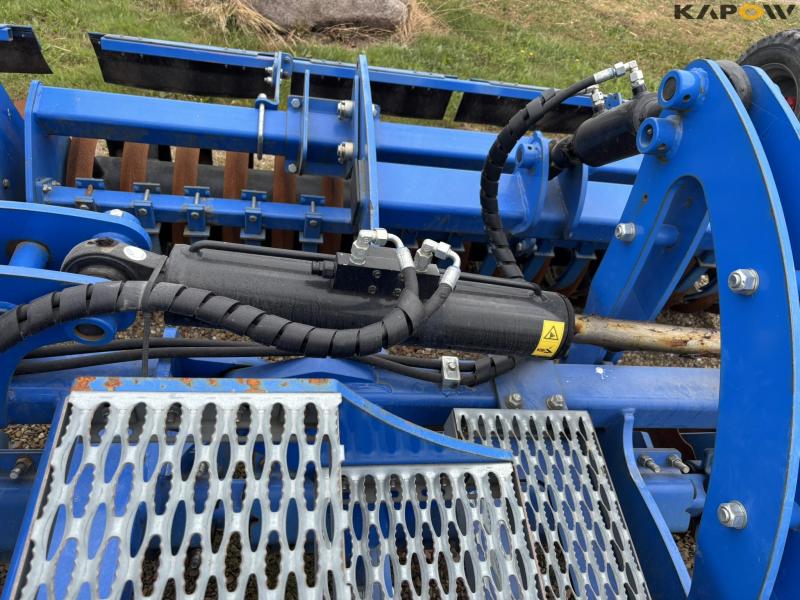 New Holland SDM 500H disc harrow - demo 15