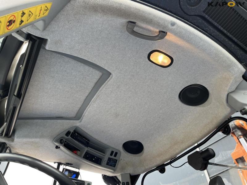 New Holland T6.150 tractor with Mulac arm mower 33