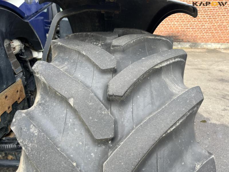 New Holland T7.230 tractor 13