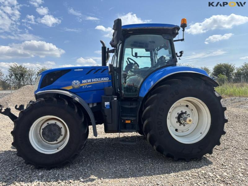 New Holland T7.230 tractor 8