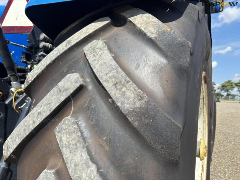 New Holland T7.230 tractor 31