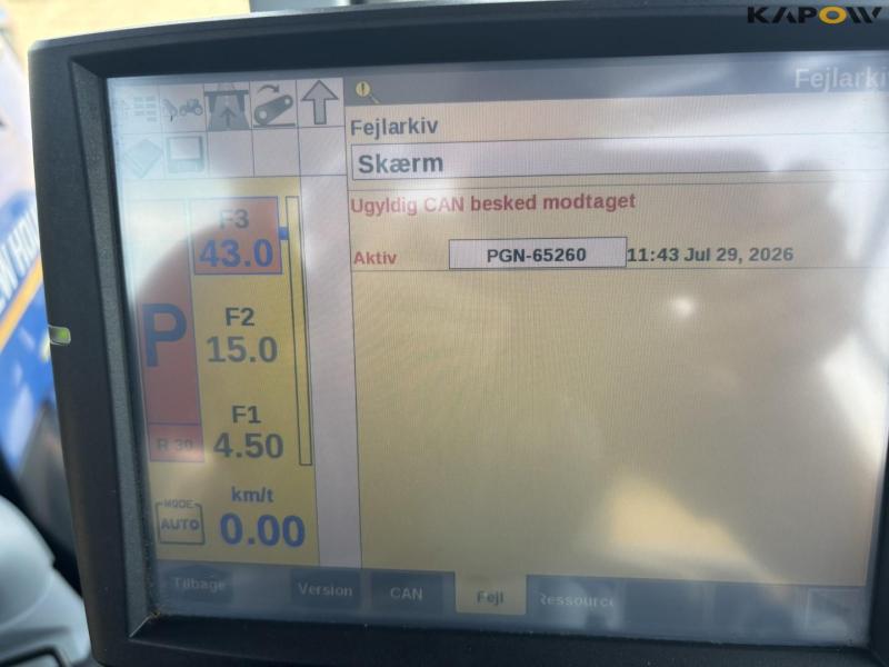 New Holland T7.230 tractor 76