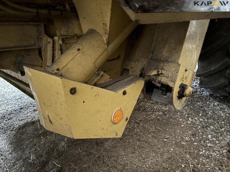 New Holland TF 78 combine harvester 24