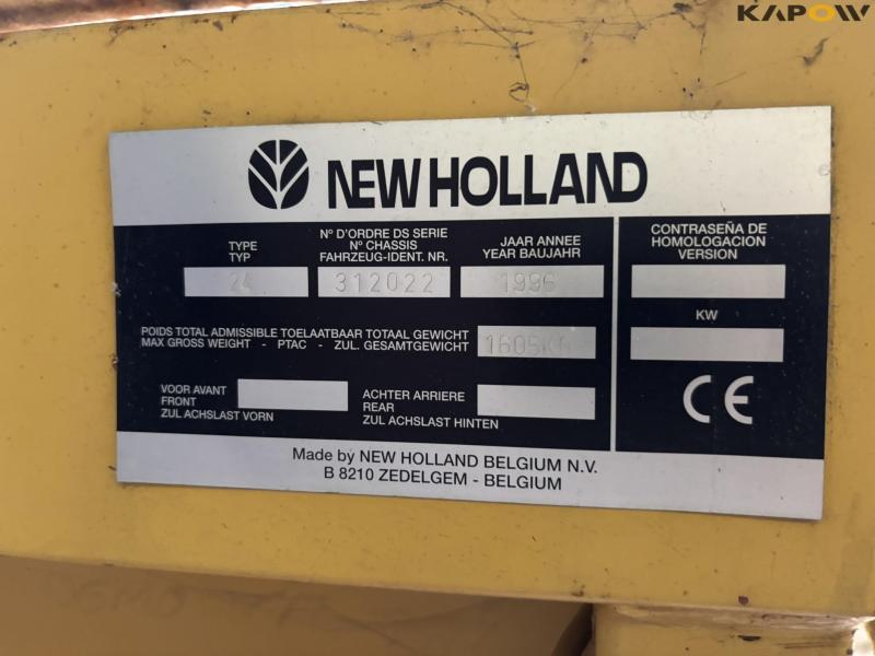 New Holland TF 78 combine harvester 104