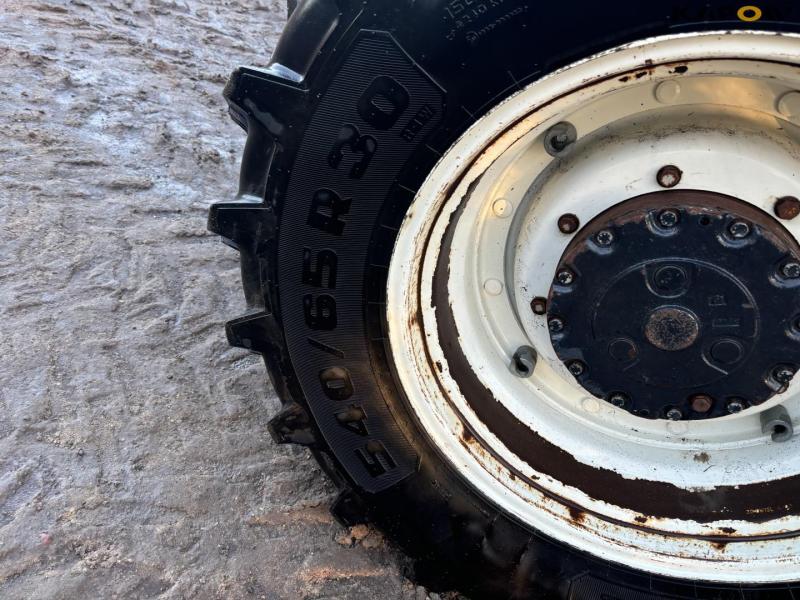 New Holland TM190 tractor 64