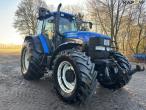 New Holland TM190 tractor 3