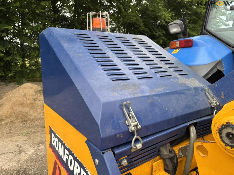 New Holland TS 115 with Bomford arm mower 58