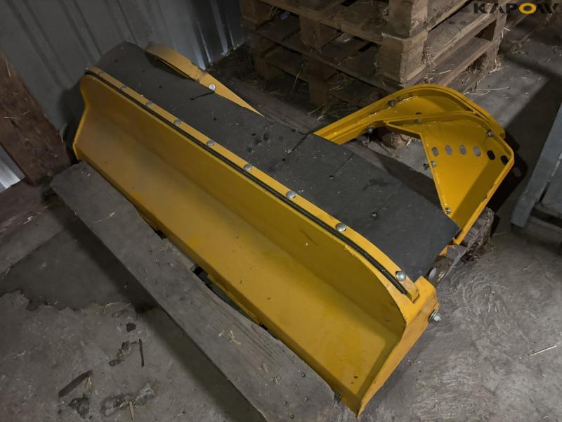 New Holland TS 115 with Bomford arm mower 116