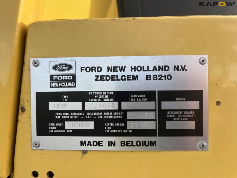 New Holland TX32 with 15 foot header 27