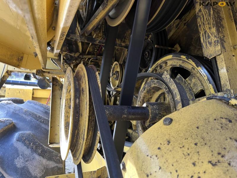 New Holland TX32 with 15 foot header 44