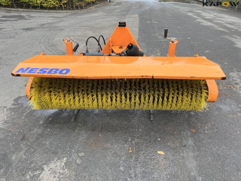 Newbo Fm-1600 swivel sweeper 2