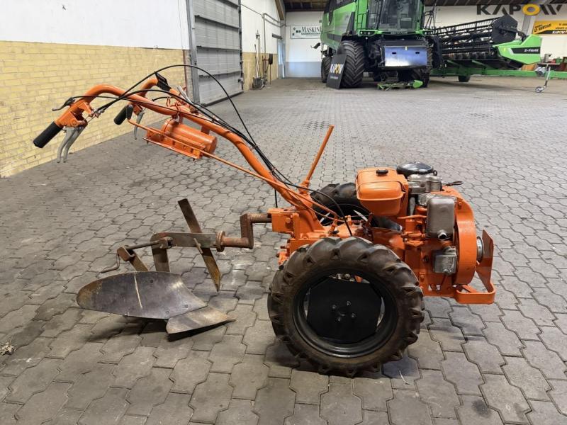 Nibbi tool carrier with plow 4