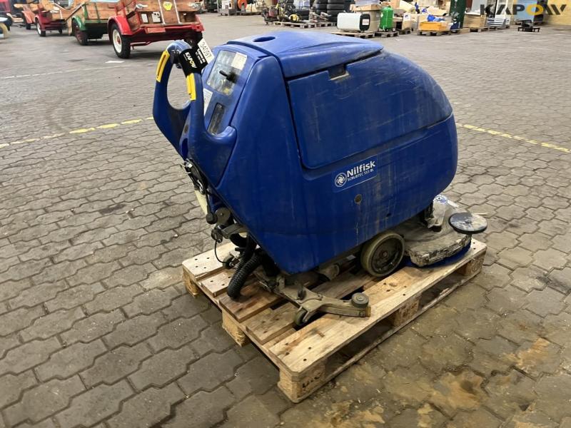 Nilfisk 553BL floor scrubber 5