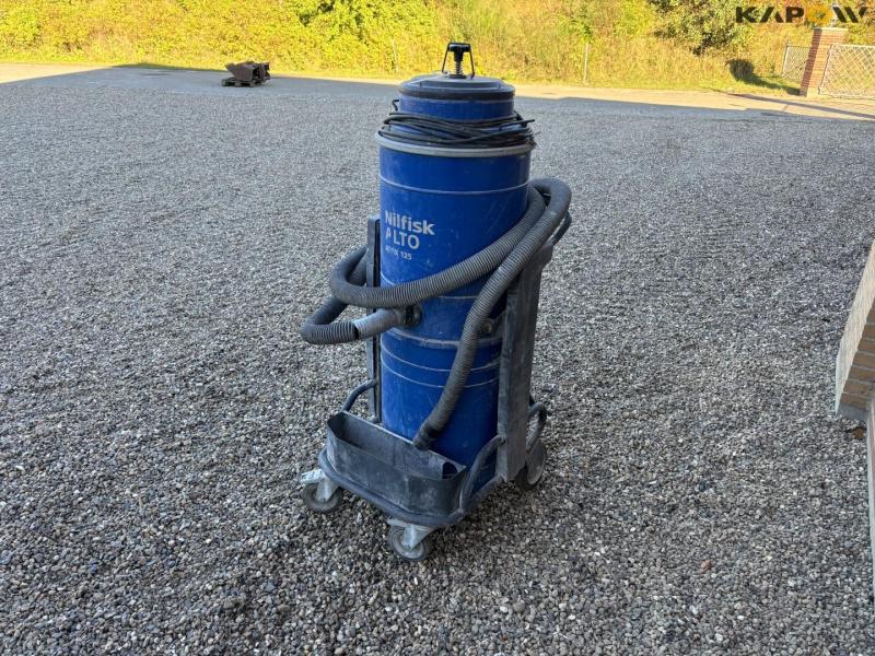 Nilfisk AATIX 125 Wet/Dry Vacuum Cleaner 6