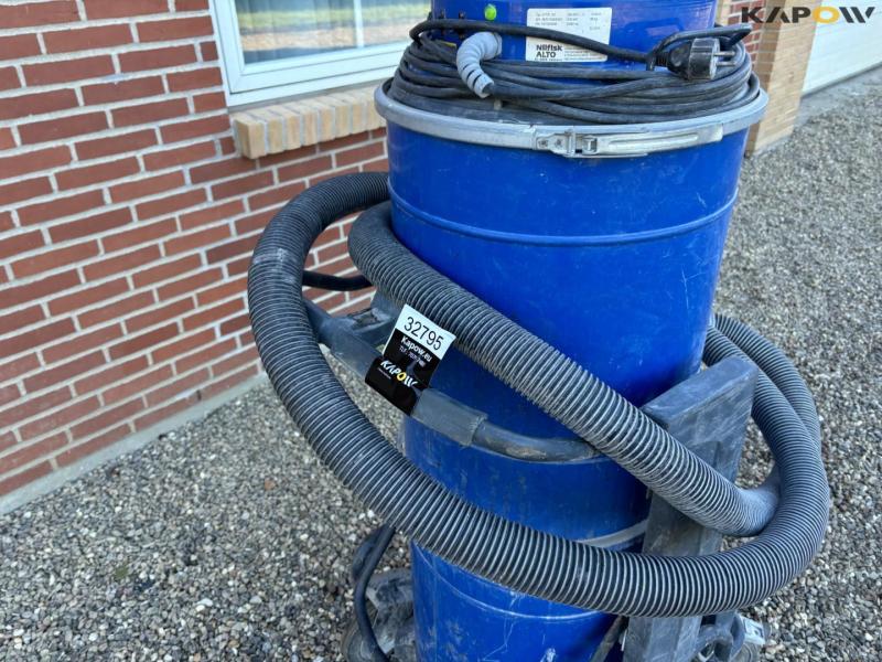 Nilfisk AATIX 125 Wet/Dry Vacuum Cleaner 11