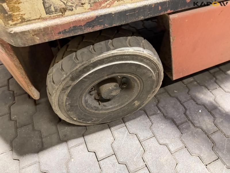 Nissan diesel truck 30