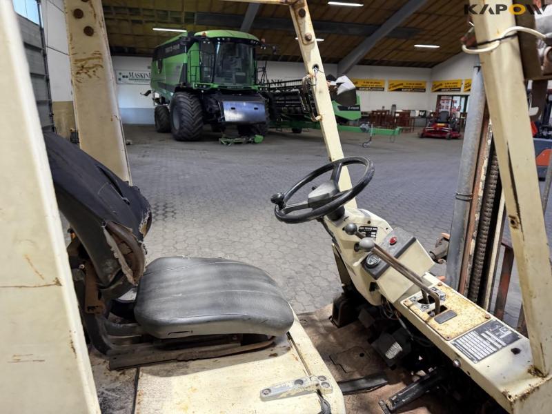 Nissan EH02 A 20U diesel truck 16