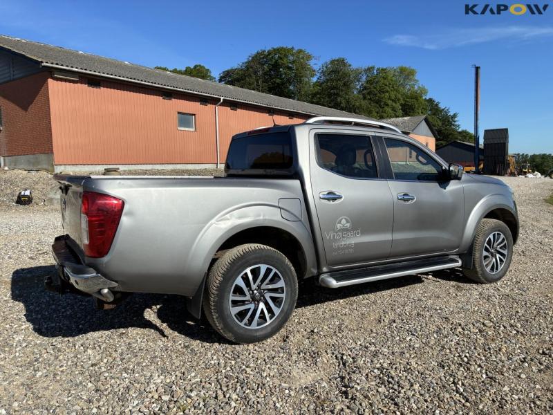 Nissan Navara pickup 4