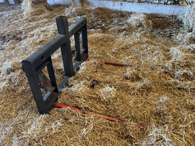 Nordsten bale spear with Euro hitch 3