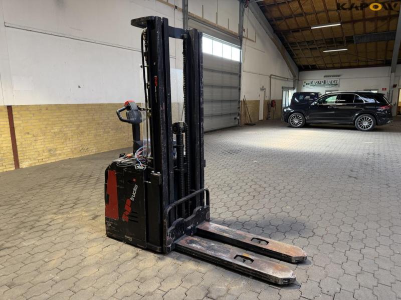 NP CDD16-ES electric stacker 3