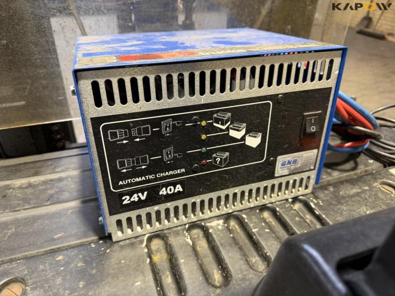 NP CDD16-ES electric stacker 17