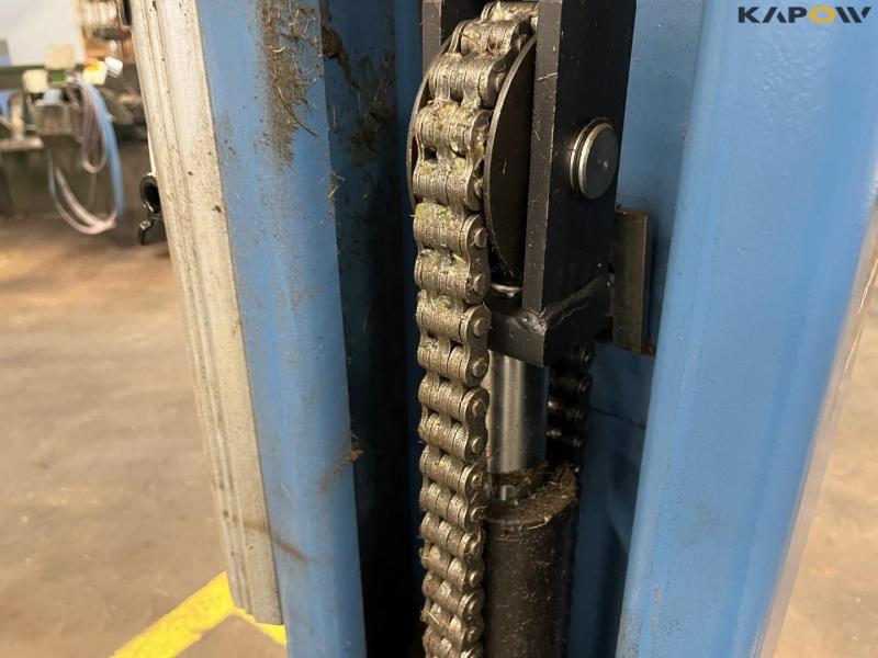 NVG Master 1066 column lift 16