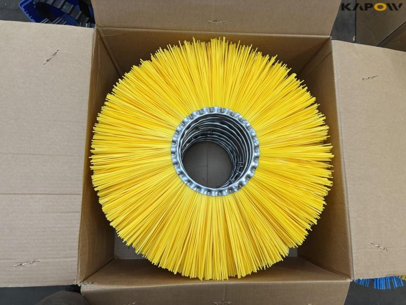 Nylon and steel brushes 26