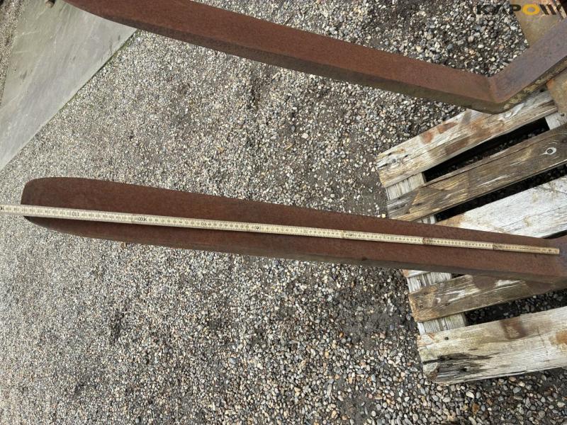O&K Gabeltr pallet forks 6