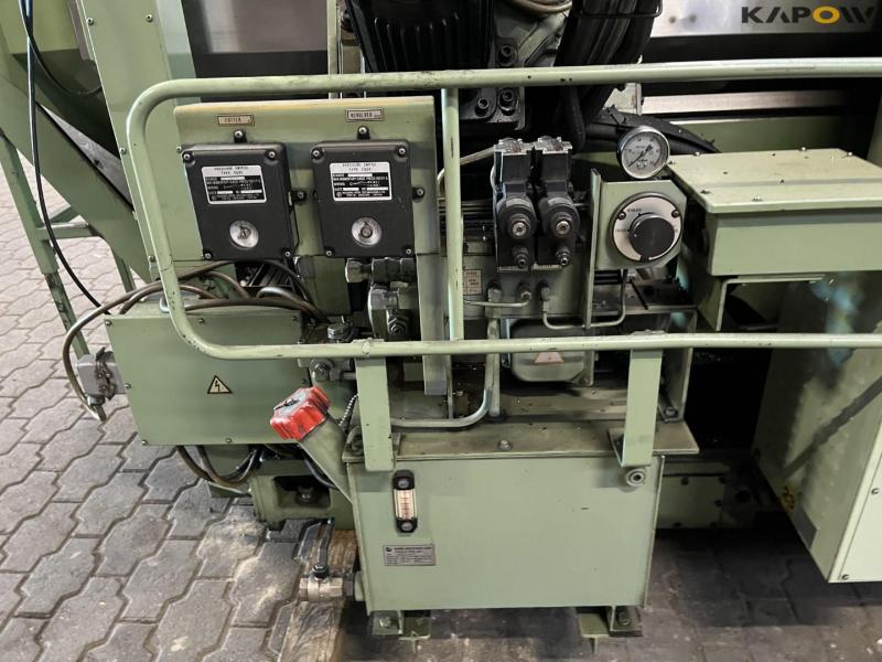 Okuma LB15 CNC lathe 24