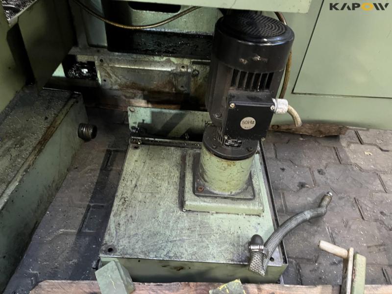 Okuma LB25 CNC turning bandsaw 10