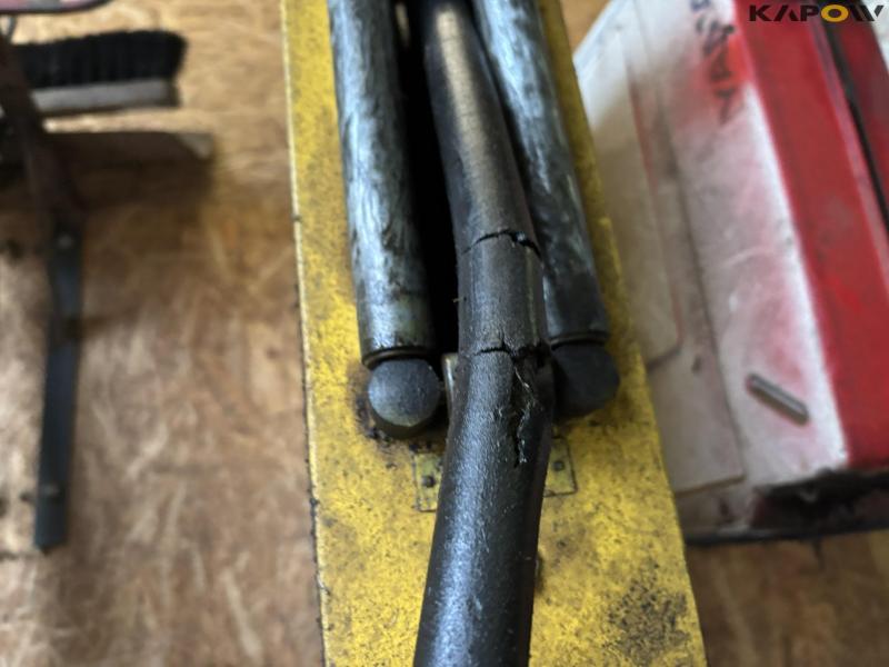 Oil dispensers and pumps 10