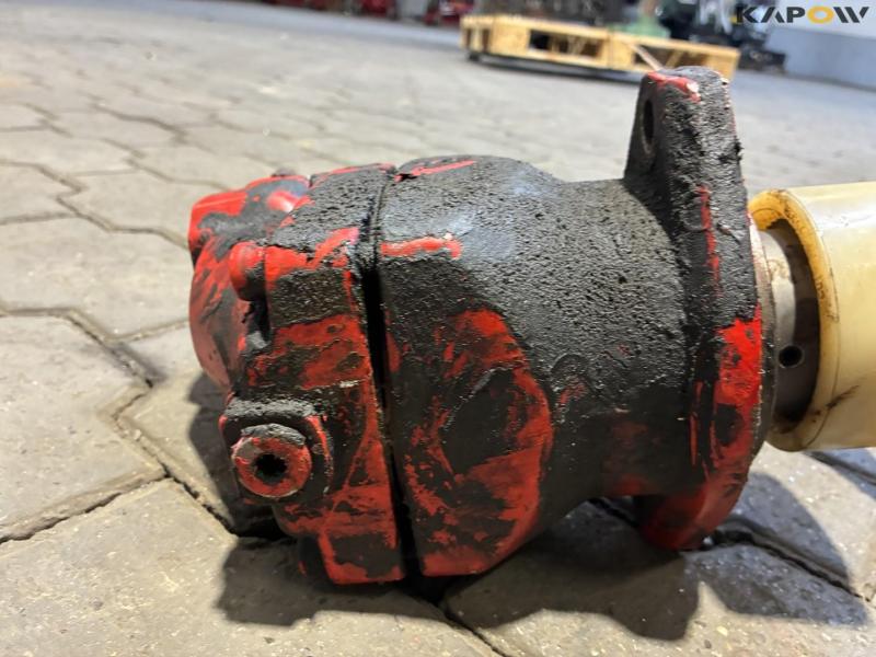 Oil engine with cooler 13