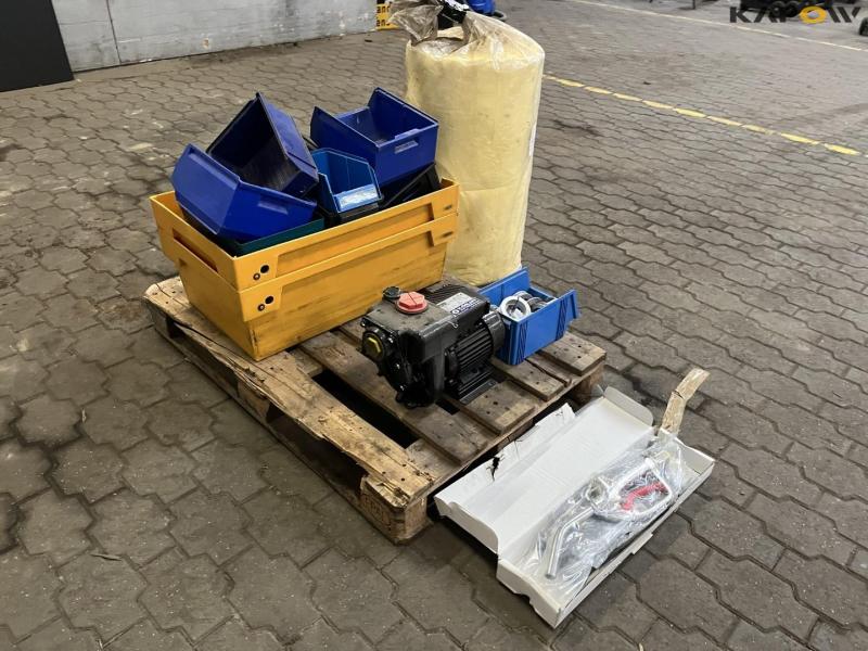 Oil pump with handle and miscellaneous 3