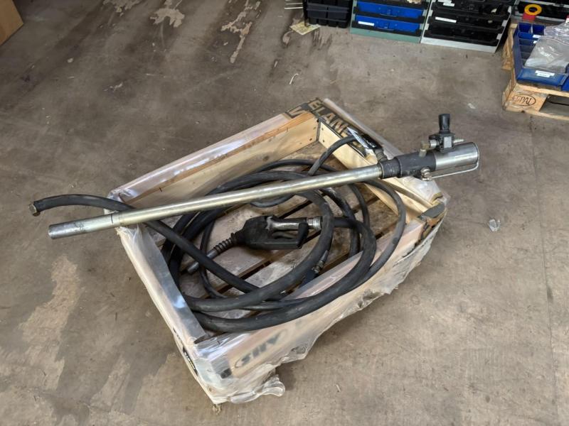 Oil pump and diesel gun 2