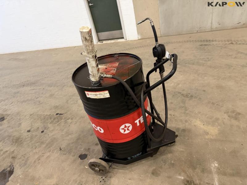 Oil pump and trolley 7