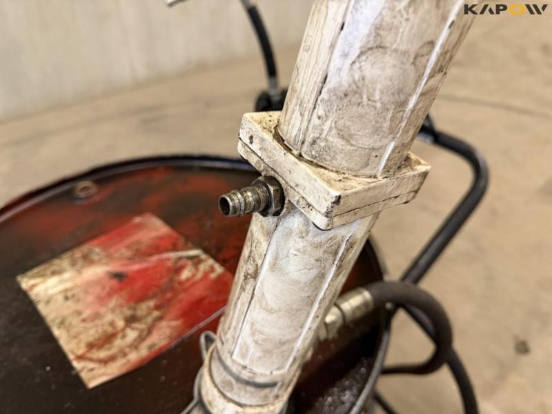 Oil pump and trolley 10