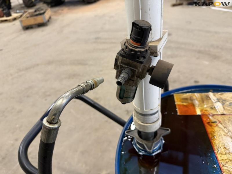 Oil pump and trolley 16