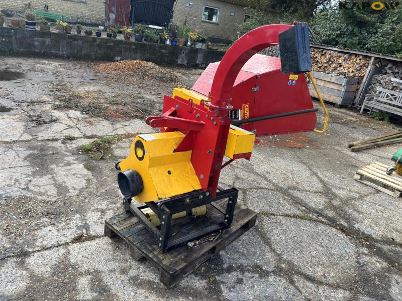 Onj wood chipper 1