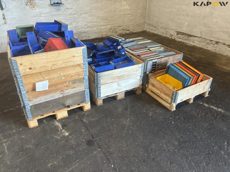 Plastic storage boxes 3