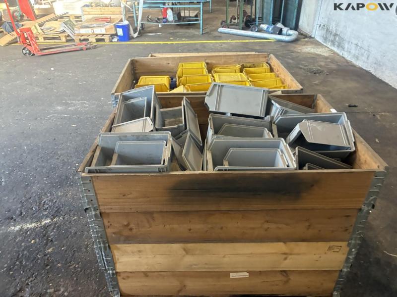 Plastic storage boxes 8