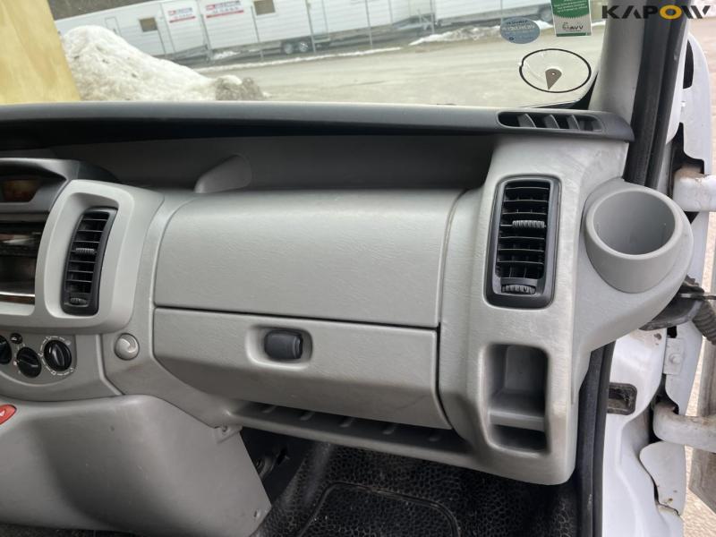 Opel Vivaro 1.9DTI panel van 23